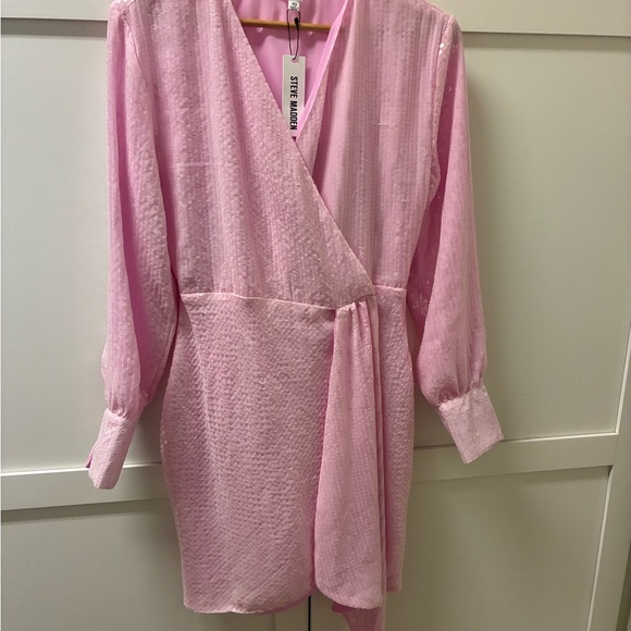 Steve Madden Dresses & Skirts - Steve Madden Light Pink Sequin Textured Dress